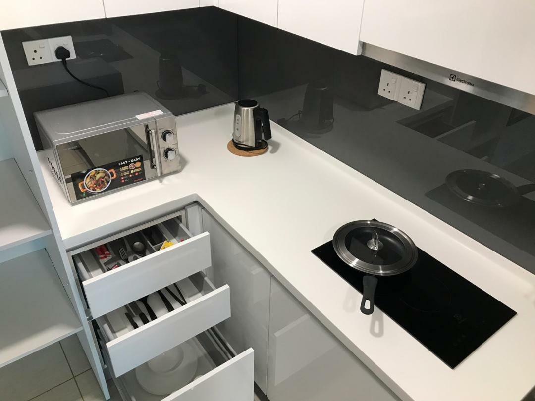 苏布家园泰加套房酒店 努沙再也 外观 照片